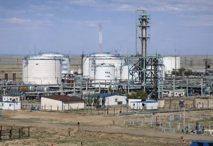 OIL REFINERY